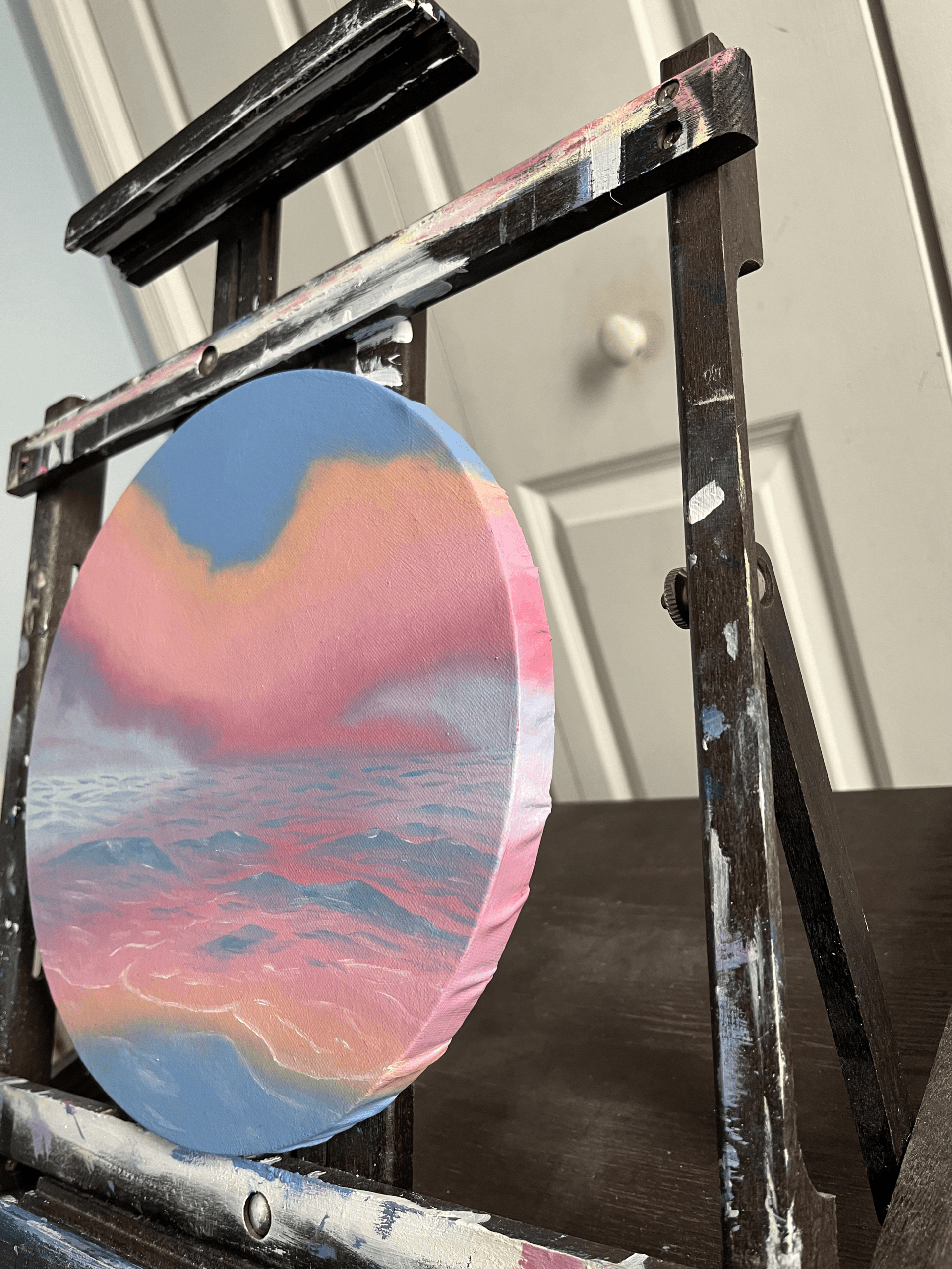 Side view showing painted wrap-around canvas edges